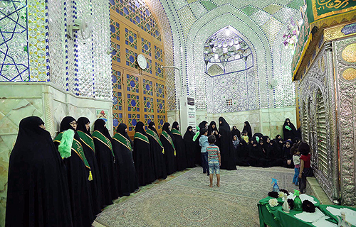 غبار روبی بقاع متبرکه با حضوردبیرکل مجمع جهانی تقریب مذاهب اسلامی +تصاویر