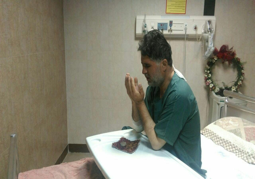 نماز خبرنگار مجروح صداوسیما + عکس