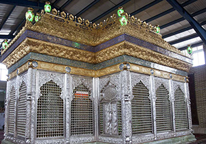 بازدید مدافعان سامرا از ضریح امامین عسکریین (ع)