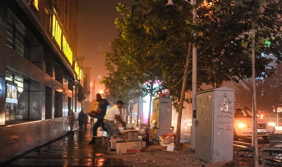 طوفان و گرد و غبار تهران را فراگرفت/ آخرین وضعیت ترافیکی پایتخت + تصاویر
