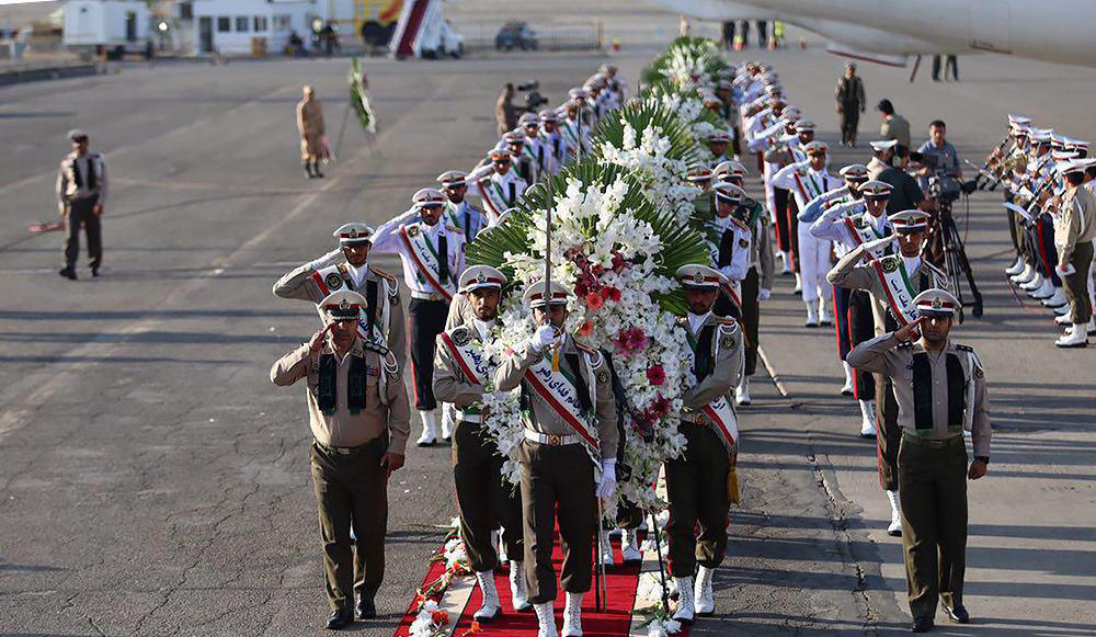 از چهره&lrm; برافروخته رئیس جمهور تا گلباران پیکرهای مطهر حجاج