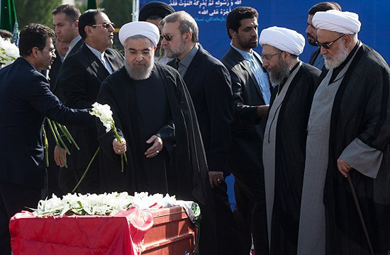 از چهره&lrm; برافروخته رئیس جمهور تا گلباران پیکرهای مطهر حجاج