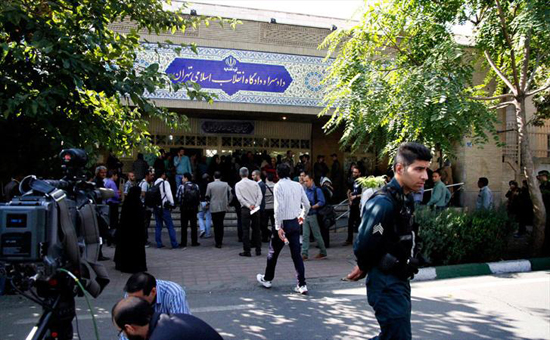 حاشیه جلسه علنی دادگاه بابک زنجانی