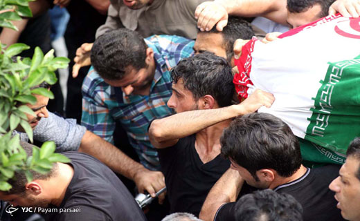 گزارش تصویری از مراسم تدفین هادی نوروزی در بابل