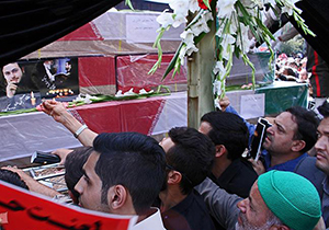 23حاجی پرگشوده و عاشق خراسان رضوی به طواف امام عشق آمدند