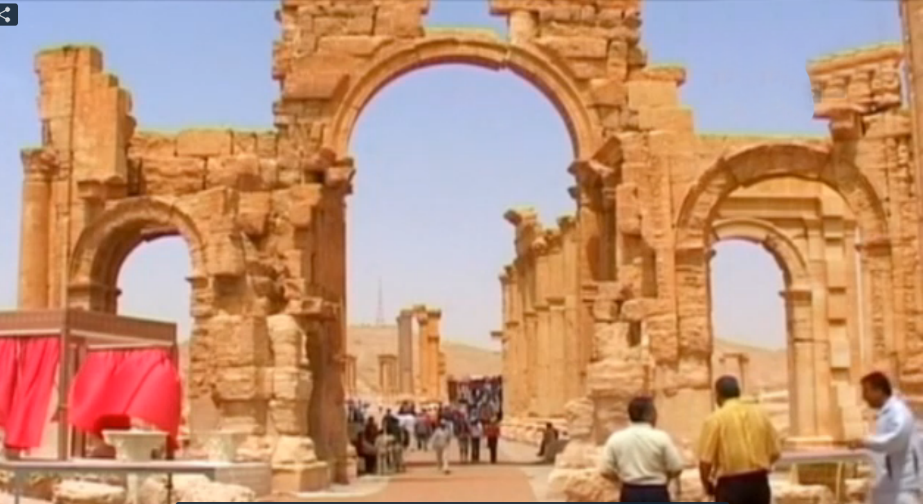 داعش یک طاق پیروزی در پالمیرا را منفجر کرد