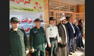قرائت پیام مهر ، نیروی انتظامی در دبیرستان شاهد شهید بروجردی مهاباد