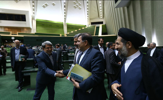 ثروتی: استیضاح آخوندی سیاسی نیست/ رسایی: آقای آخوندی! کیست که نداند سیاسی&zwnj;ترین وزیر کابینه شما هستید؟