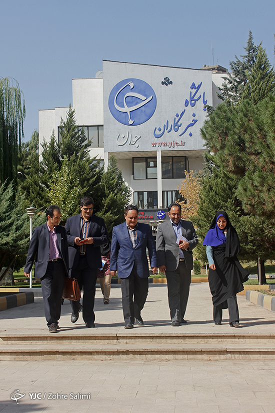 حیدرزاده:کارخانه سیمان تهران باید از پایتخت خارج شود/توپ سرگردان سفید بالکها در زمین مسئولان+تصویر