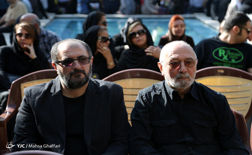 بی&zwnj;مهری هنرمندان به مراسم بدرقه هما روستا/ همای تئاتر بر دوش هواداران تشییع شد+فیلم و تصاویر