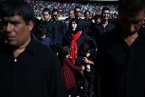 دیدار نوه امام خمینی (ره) با خانواده نوروزی و سرپرست باشگاه پرسپولیس