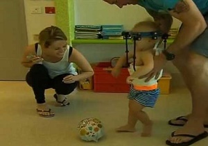 سر جدا شده کودک شانزده ماهه، به گردنش پیوند خورد