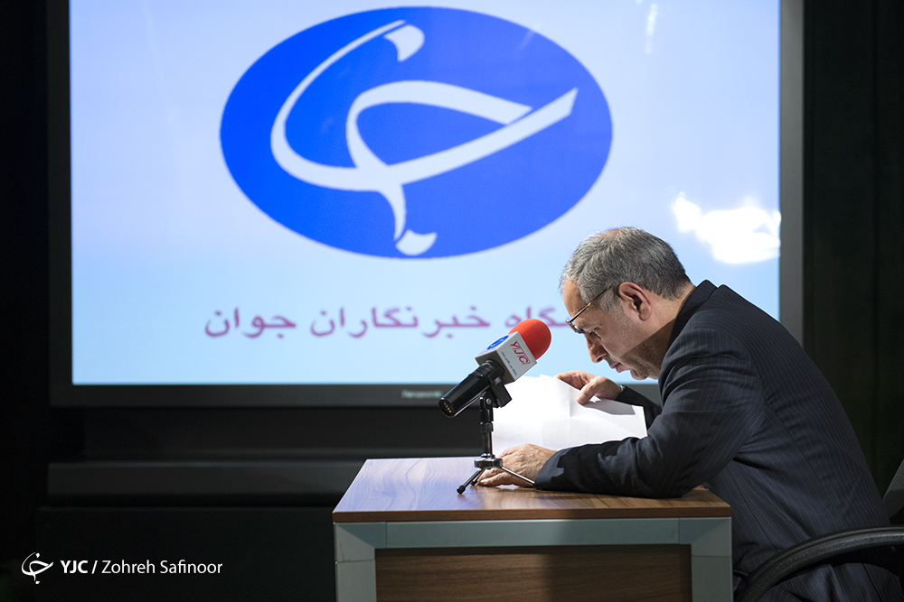 بعضی&zwnj;ها خدا رو شکر کنند که احمدی&zwnj;نژاد سکوت کرده است/ برای حضور در انتخابات مجلس احساس تکلیف نمی&zwnj;کنم/ تغییر اعتقادات مسئولین نسبت به گذشته/ احمدی&zwnj;نژاد در جلسات به دنبال موضوعات بی&zwnj;ارزشی مانند تقسیم قدرت و انتخابات نیست
