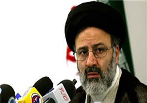 ثبت شکایت خانواده شهدای منا در دادسرای تهران