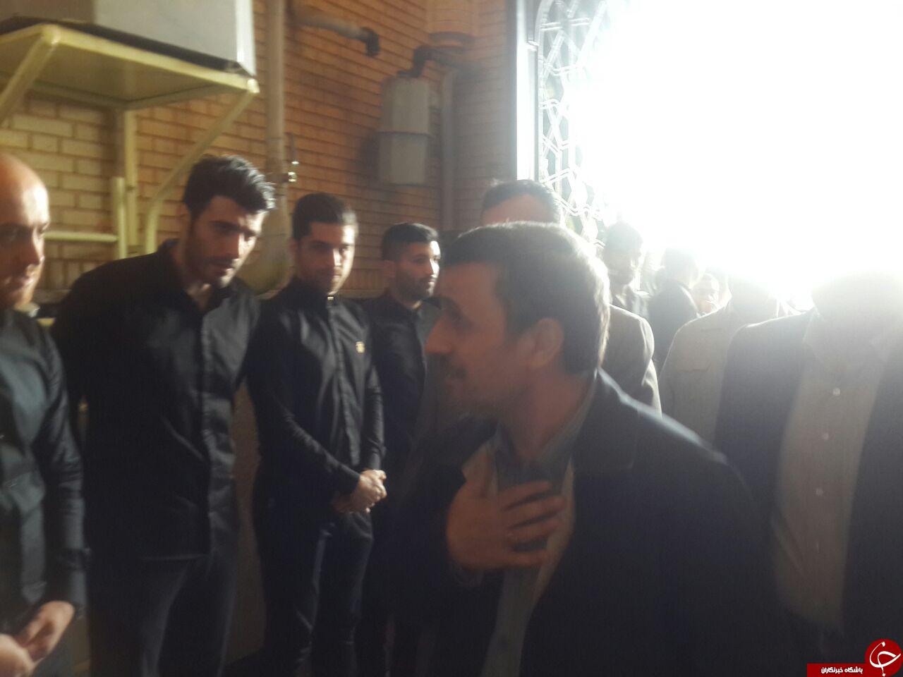 دیالوگ لو رفته میان احمدی نژاد و علی پروین در مجلس ختم هادی نوروزی+متن
