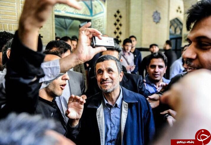 سلفی آقای رییس جمهور در مراسم ختم هادی نوروزی + عکس