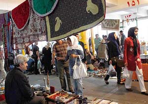 گم شدن هنرمند جوان در بازار مکاره