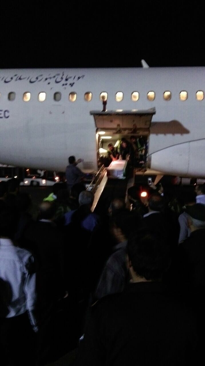 پیکر مطهر سردار شهید حسین همدانی وارد کشور شد