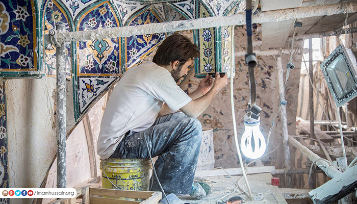 معرق&zwnj;کاری هنرمندان ایرانی در حرم مطهر حسینی + تصاویر
