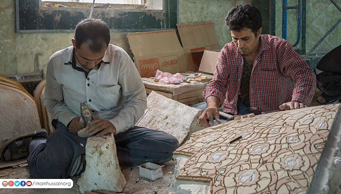 معرق&zwnj;کاری هنرمندان ایرانی در حرم مطهر حسینی + تصاویر