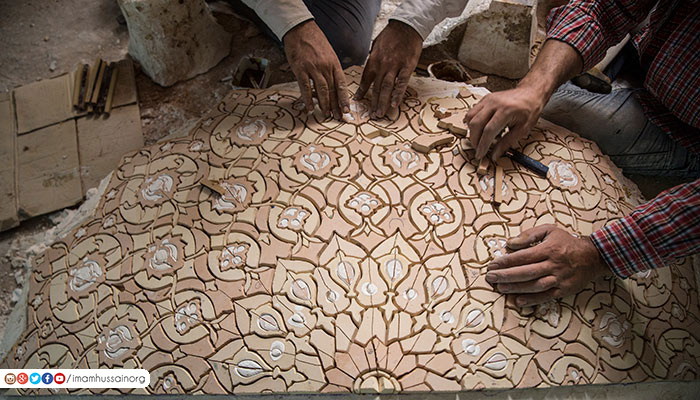 معرق&zwnj;کاری هنرمندان ایرانی در حرم مطهر حسینی + تصاویر