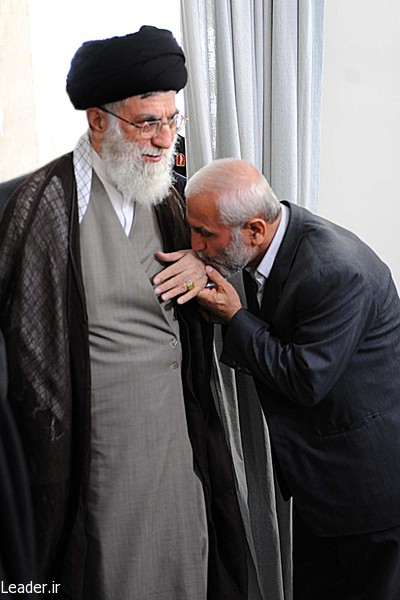 صف استوار کمربستگان راه جهاد و شهادت در نیروهای مسلّح جمهوری اسلامی بنیانی مرصوص است