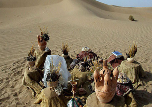 عکس/ مراسم عقد زوج یزدی در کویر