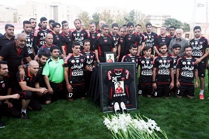 سرخپوشان غایب بزرگ بازی نمادین برای هادی نوروزی