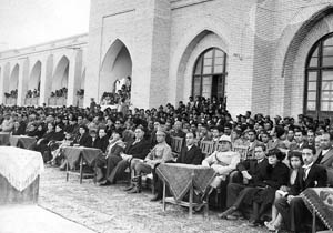 دبیرستان ایرانشهر، اولین مدرسه دولتی یزد