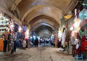 فتحی&zwnj;پور: عدم امیدواری برای وقوع اتفاقات خاص، بازار را پویا می&zwnj;کند/ قیمت ارز کاهش نخواهد یافت