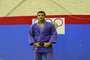 نیک اقبال برنز گرفت