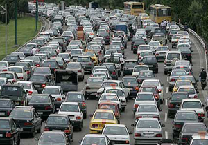ترافیک نیمه سنگین و بارش باران در جاده&zwnj;های کشور