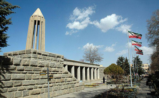 بازدید بیش از 5 میلیون نفر از آرامگاه  بوعلی&zwnj; سینا همدان