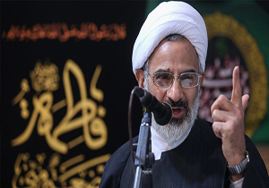 دشمن ماهیت دینی انقلاب اسلامی را نشانه گرفته است