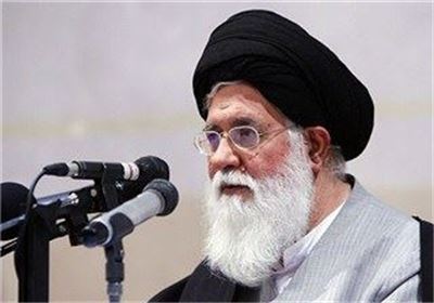 در هنگام انحراف باید قاطعانه اعلام موضع کرد