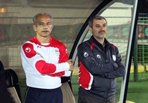 جنگ سایبری هواداران خاکپور و کروش!