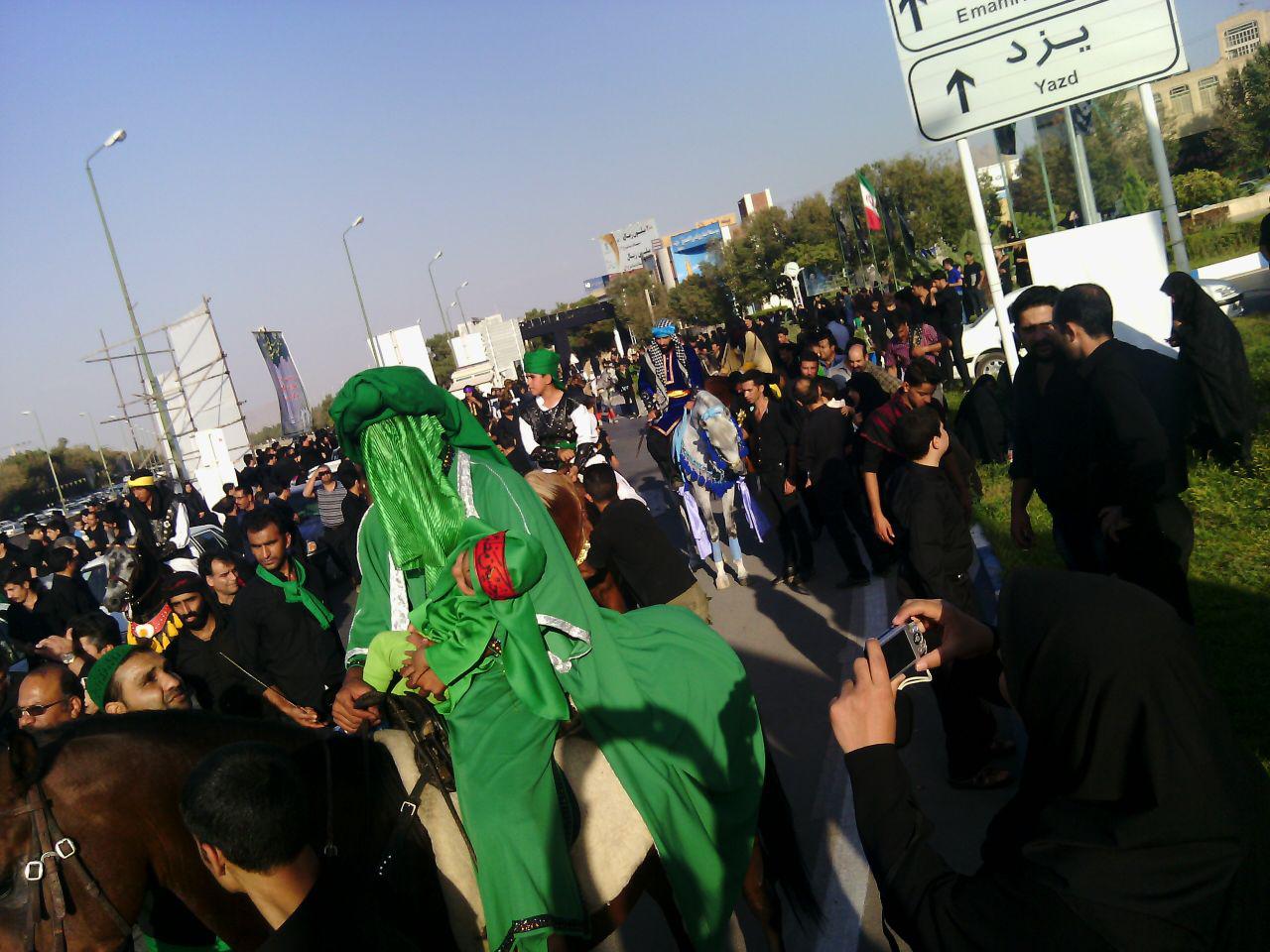 مراسم نمادین ورود کاروان امام حسین به کربلا در تفت