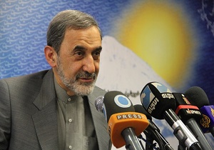 ولایتی:  اقدامات دفاعی ایران ارتباطی با گفت‌وگوهای هسته‌ای ندارد