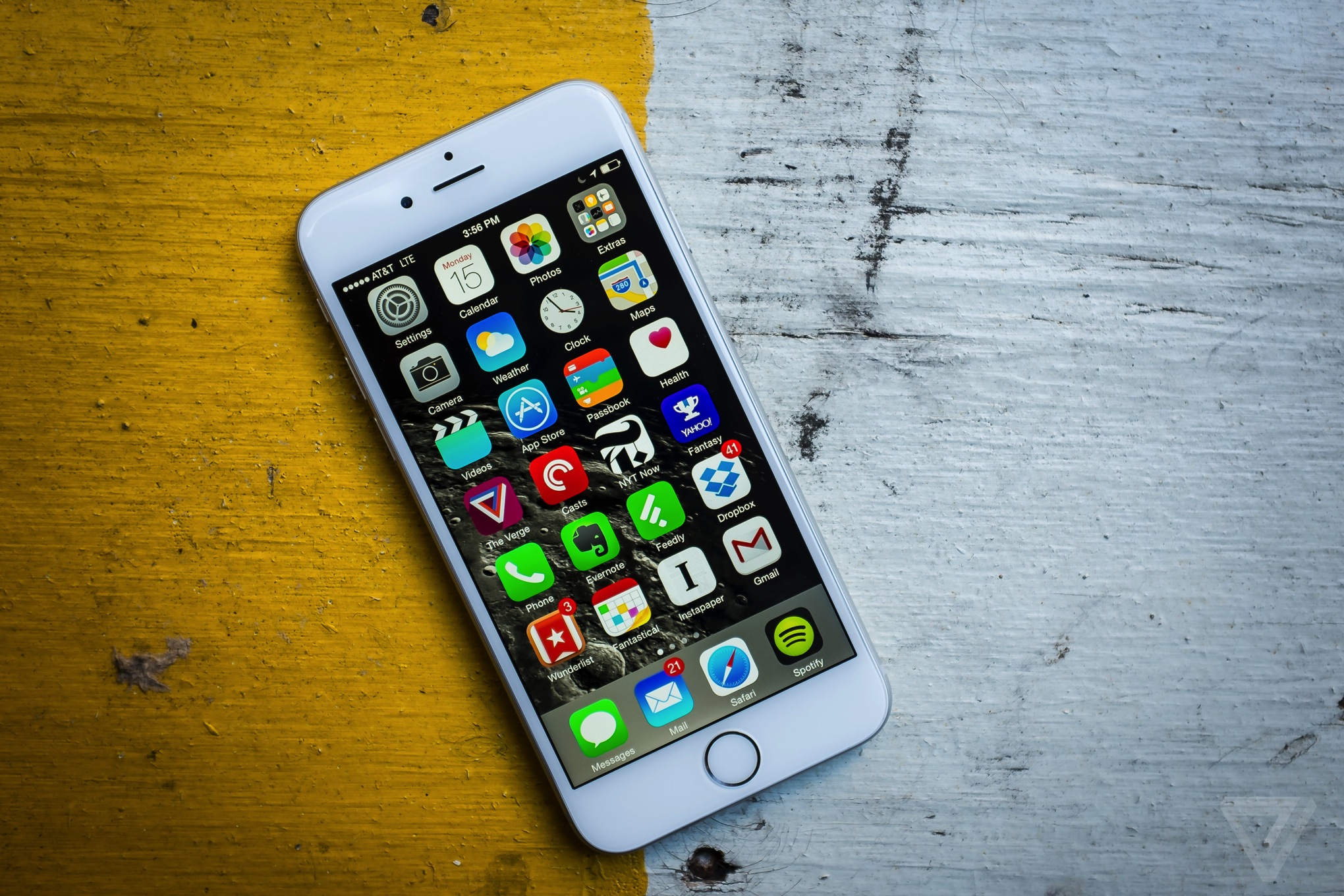 کاهش فروش چشمگیر آیفون 6S نسبت به آیفون 6