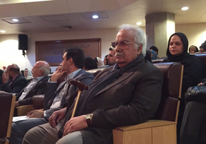 ناصر ملک مطیعی در مراسمی که ۴۰۰ میلیون تومان برای دانش‌آموزان مناطق محروم جمع شد
