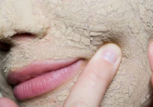 برای جلوگیری از خشکی پوست در پاییز آب را فراموش نکنید