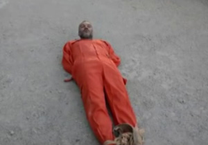 اعدام ۲شهروند لیبیایی به طور فجیع توسط داعش + فیلم (18+)