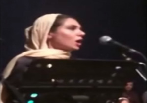حرمت‌شکنی عاشورا با آوازخوانی زن + فیلم