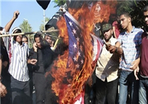 تکذیب بخشنامه آتش نکشیدن پرچم آمریکا