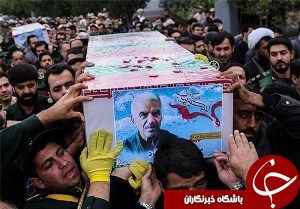 تشییع پیکر شهید حمید مختار بند بر دستان مردم شوشتر