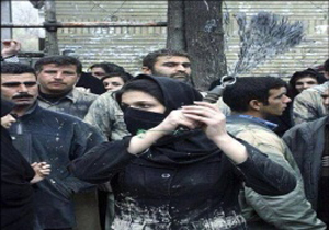 پلیس: زنجیرزنی زنان ممنوع