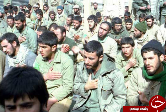 سینه زنی شهید همت درجمع رزمندگان