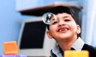 اوتیسم، این بیماری کودکان را جدی بگیرید