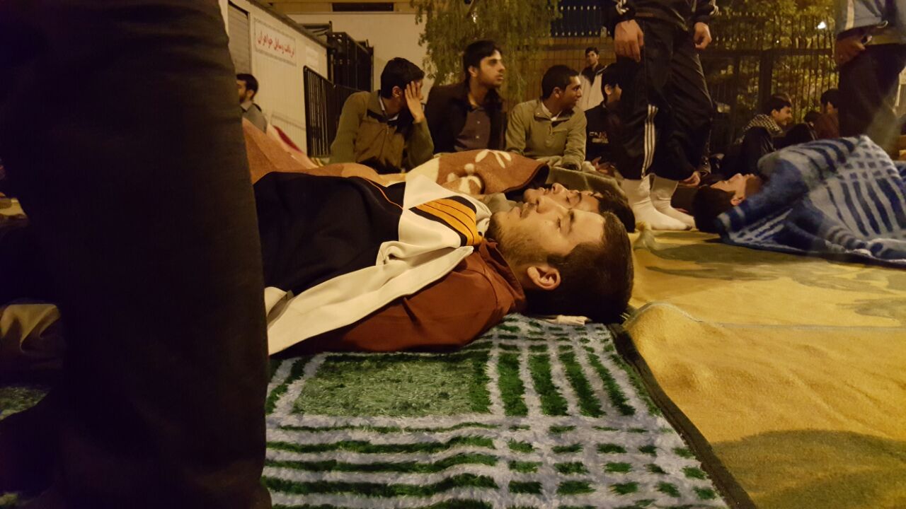 گردهمایی اعتراضی به جزئیات برجام در مقابل بهارستان+ تصاویر