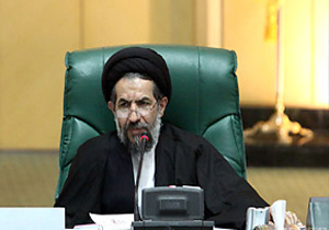غیرت دینی ظریف در دفاع از انقلاب کمتر از ما نیست